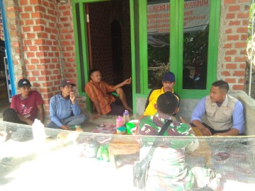 Babinsa Koramil 406-09/Terawas Ajak Warga Ikuti Prokes