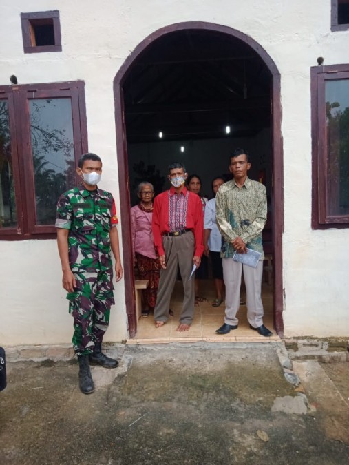 Babinsa Koramil 406-09/Terawas Laksanakan PAM Natal di Gereja (GKSBS)