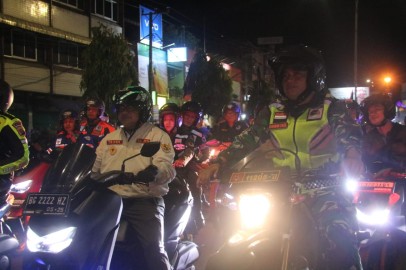 Wujudkan Malam Tahun Baru Aman Dandim 0406/Lubuk Linggau Bersama Kapolres,PJ Walikota dan Unsur Forkopimda Patroli Bersama