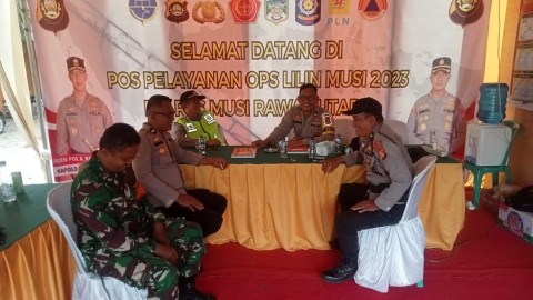 Babinsa Koramil 406-02/Rawas Ilir melaksanakan PAM OPS lilin diwilayah binaan.