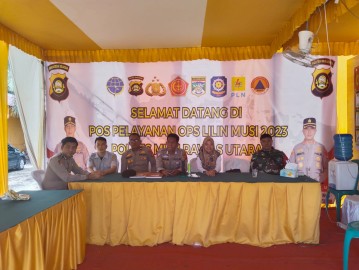 Babinsa Koramil 406-02/Rawas Ilir Sertu badiantoro melaksanakan PAM OPS lilin diwilayah binaan.