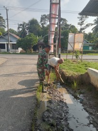 Babinsa Koramil 406-09 /Terawas Melaksanakan Kegiatan Patroli Gulbencal( Bajir Dan Tanah Longsor) Di Wilayah binaan.