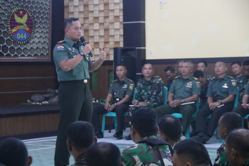 Saat Jam Komandan,,Dandim 0406/Lubuk Linggau Berikan Arahan dan Penekanan Kepada Prajurit dan PNS