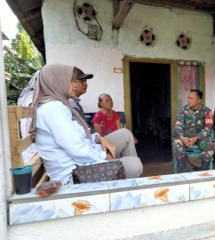 Selalu Bersinergi, Babinsa Koramil 406-05/Muara Kelingi Sambangi Warga Binaannya Bersama Kepala Desa