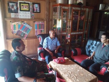 Menjalin Silaturahmi,Babinsa Koramil 406-04/Muara Lakitan jalin Komsos dengan Tokoh Masyarakat di wilayah binaan