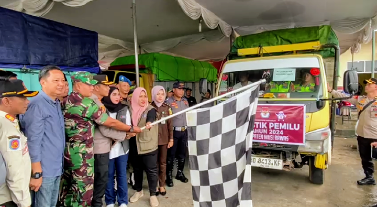 Guna Suksesnya Pemilu Tahun 2024 Dandim 0406/Lubuk Linggau Menghadiri Pelepasan Distribusi Logistik Pemilu
