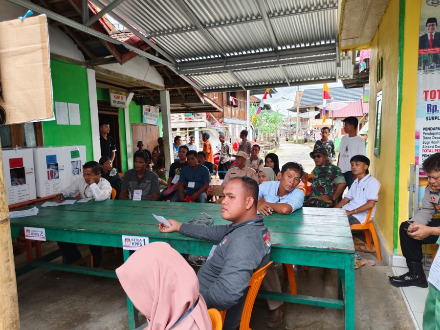 Danramil 406- 03/ Rupit Monitoring Pelaksanaan Pemungutan Suara di TPS