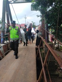 Berat sama di pikul ringan sama di jinjing,ungkapan untuk koptu Supandi dan Babinkamtibmas desa kebur