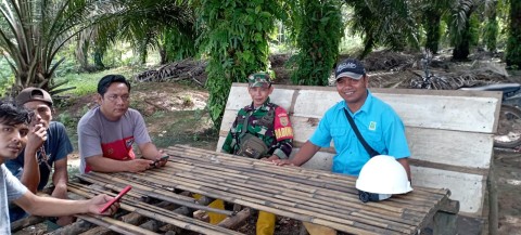 Komsos Dengan Warga binaan, Sertu yunistan juga monitoring Wilayah Binaan