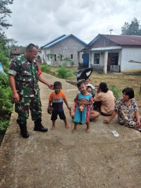Sertu Rudi hartono laksanakan sambang desa di wilayah binaan