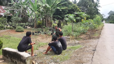 Komsos Bersama Para Pemuda sertu Bambang Ciptakan Keamanan dan Ketertiban Di Bulan Suci Ramadhan.