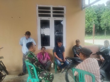 Babinsa Koramil 406-05/Muara Kelingi Laksanakan Komunikasi Sosial Bersama Warga