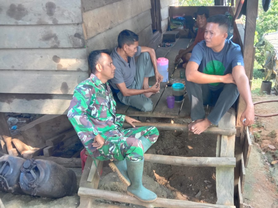 Door to Door, Cara Babinsa Koramil 406-04/Muara Lakitan Serda Dedi dalam ber Sosialisasi Kepada Masyarakat