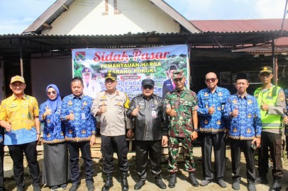 Bersinergi Dengan Pemerintah Kota Lubuk Linggau, Kasdim 0406/Lubuk Linggau Sidak Pasar