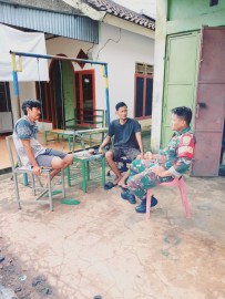 Koptu Samsul Bahri babinsa koramil 406-04/Muara Lakitan Komsos ke Masyarakat bahas Persoalan Keamanan Tanggung Jawab Bersama