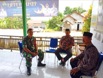 Pererat Sinergitas, Serma Taufik Babinsa Koramil 406-04/Muara Lakitan jalin Komsos Dengan Perangkat Desa di wilayah binaan
