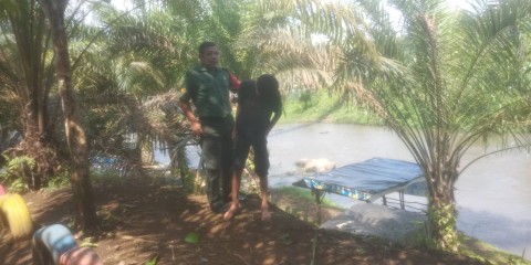 Babinsa Koramil 406-08/Lubuklinggau Sertu Arisyandi Melaksanakan Kegiatan Gulbencal Di Wilayah binaan.