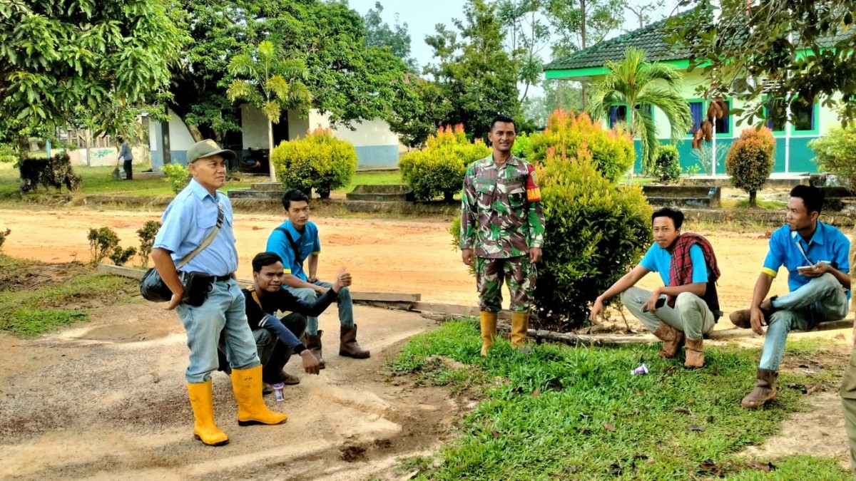 Serda Dimas Prayoga (Komsos)Jalin Silaturahmi Bersama masyarakat desa Binaan