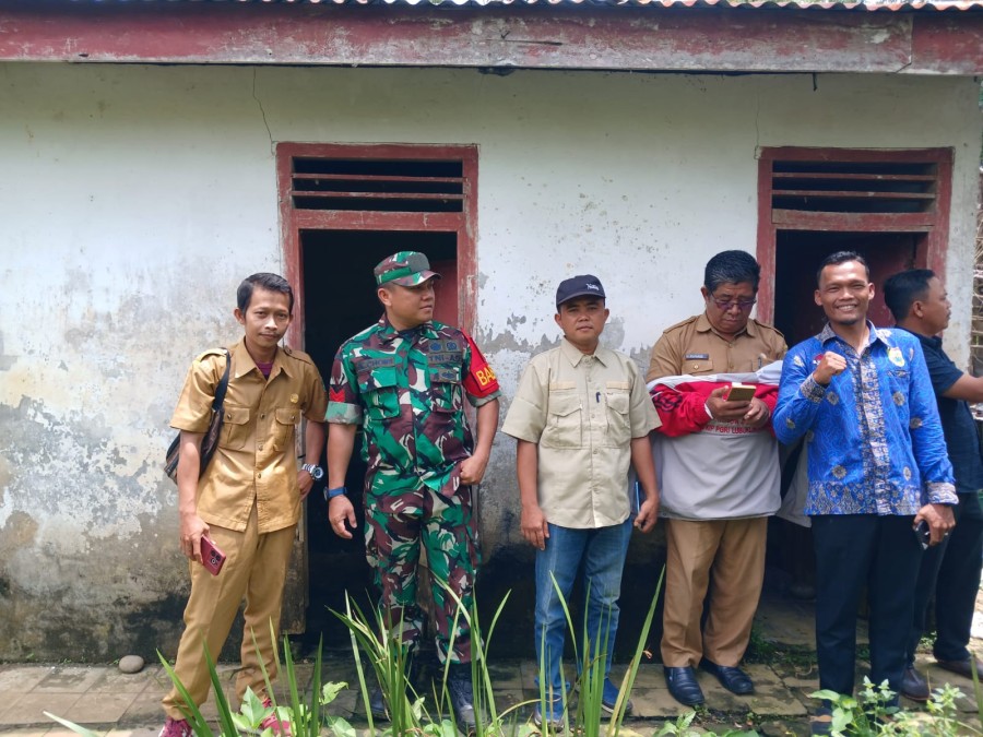 Babinsa Koramil 406-07/jayaloka Tingkatkan Kerjasama di Wilayah Binaan jalin Komsos dengan masyarakat Desa binaan