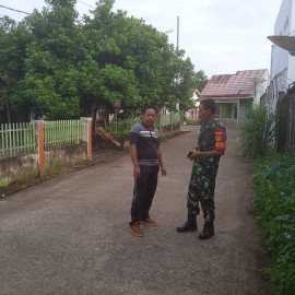 Babinsa Koramil 406-08/Lubuklinggau Koptu Sobri Melaksanakan Komsos Menghimbau Tetap Menjaga Kebersihan