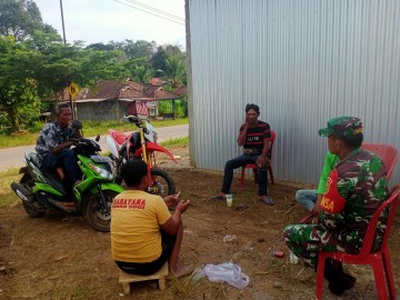Demi Menjalin Hubungan Baik, Babinsa melaksanakan Komsos Dengan Warga Binaan