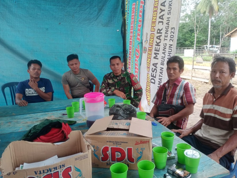 Komunikasi Sosial Babinsa Koramil 406-05/Muara Kelingi Bersama Warga Tingkatkan Fungsi Teritorial