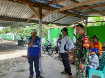 Pererat Silaturahmi Dengan Warga Binaan, Babinsa Laksanakan Giat Komsos.