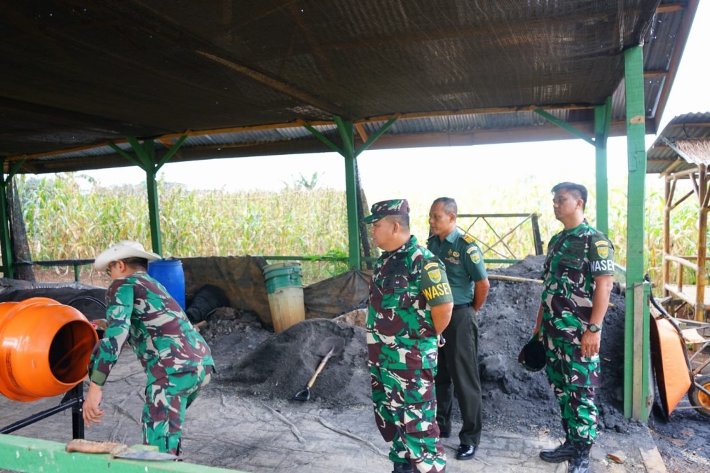 Tim Wasev Korem 044/Gapo Tinjau Demplot Ketahanan Pangan Kodim 0406 Lubuk Linggau