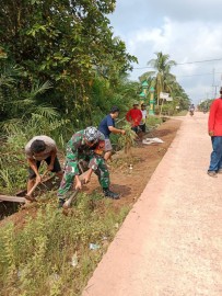 Babinsa Koramil 406-05/Muara Kelingi Turut Berpartisipasi Dalam Kegiatan Gotong Royong