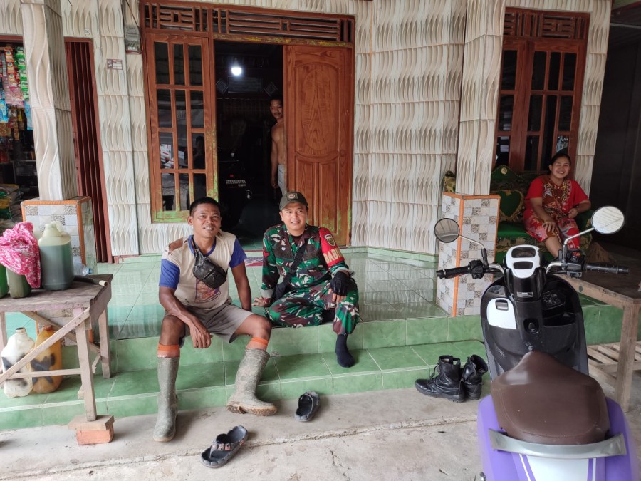 Tingkatkan Keakraban Dengan Masyarakat, koptu Supendi Babinsa Koramil 406-06/Tugumulyo Rutin Laksanakan sambang Desa Binaan