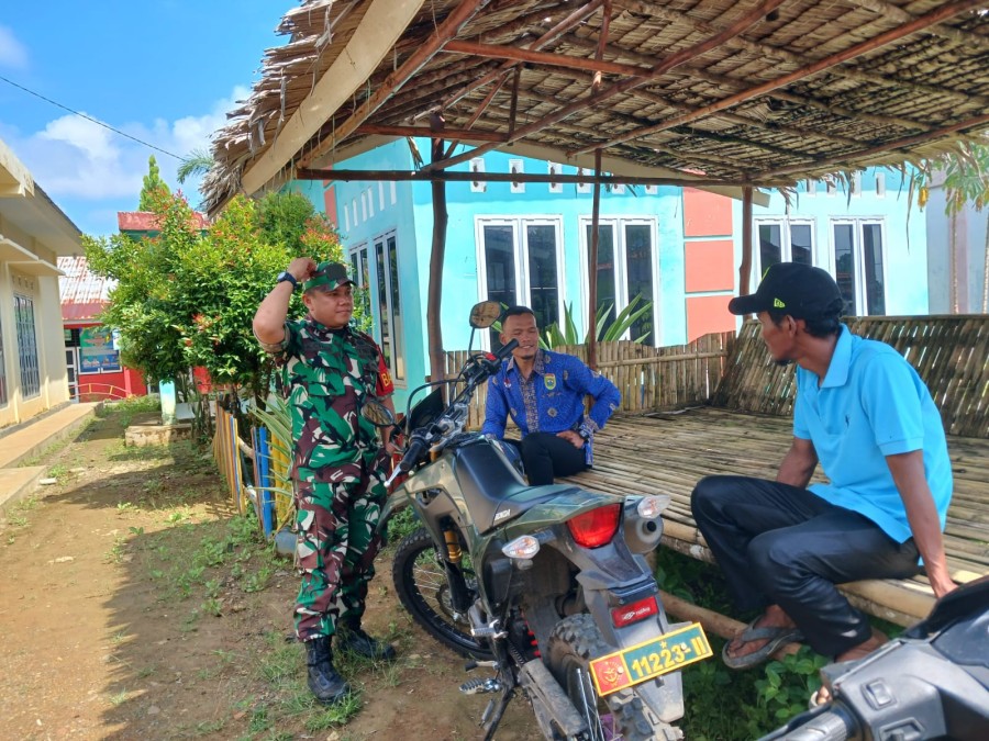 Wujudkan Kondisi Desa Binaan yang Lebih Maju, Babinsa koramil 406-07/jayaloka Jalin Komsos dengan masyarakat Desa binaan