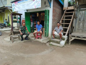 Dalam Menciptakan Kondisi Sosial Yang Kondusif Babinsa Adakan Komunikasi Sosial