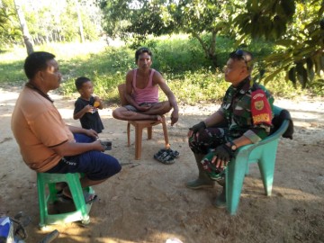Melalui Komsos, Babinsa Koramil 406-04/Muara Lakitan Himbau Warga Turut Berperan Aktif Jaga Kamtibmas