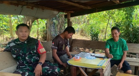 Komsos Dengan Pemuda, Babinsa Ingatkan Jaga Keamanan dan Jauhi Minol Serta Narkoba