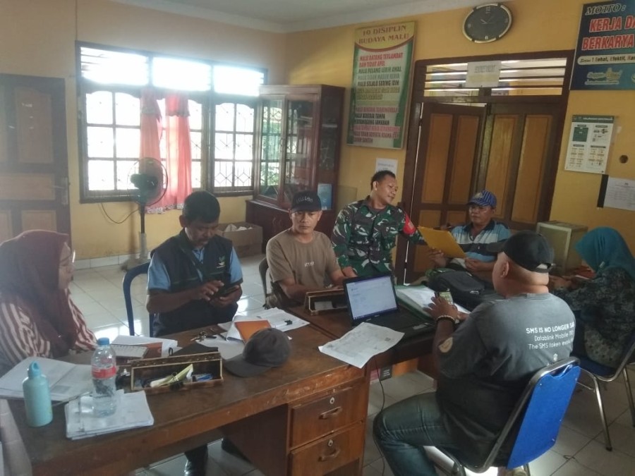 Tingkatkan Keamanan Babinsa Koramil 406-08/Lubuklinggau Melaksanakan Komsos.