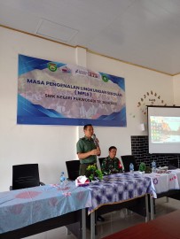 Babinsa Beri Materi Belneg Kepada Siswa -Siswi SMKN di wilayah binaan