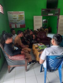 Jalin Silaturahmi, Sertu kamsiran Gelar Komsos Bersama Perangkat Desa di wilayah binaan