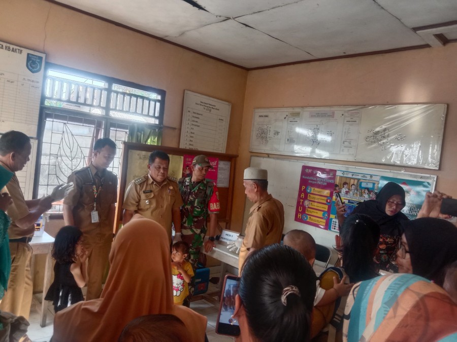 Babinsa Koramil 406-06/Tugumulyo Dampingi Kegiatan Posyandu di Desa Binaan