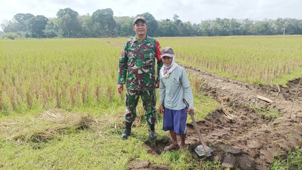 Tidak Mandang Tempat bagi seorang Babinsa untuk mengambil hati Rakyat.