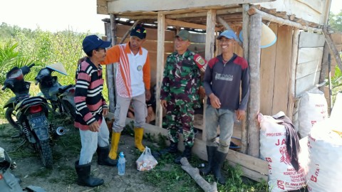 Untuk Meningkatkan Hasil Produksi Pertanian, Babinsa Koramil 406-05/Muara Kelingi Pinta Warga Optimalkan Lahan Tidur