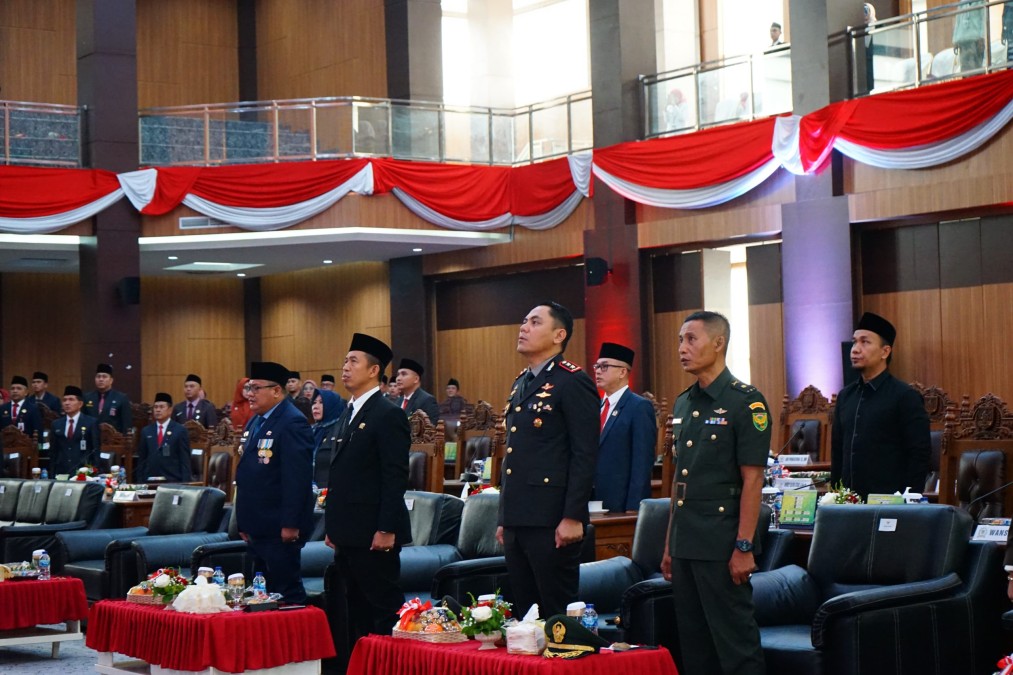 Komandan Kodim 0406 Lubuk Linggau Diwakili Kasdim Menghadiri Rapat Paripurna Mendengarkan Pidato Kenegaraan Tahun 2024