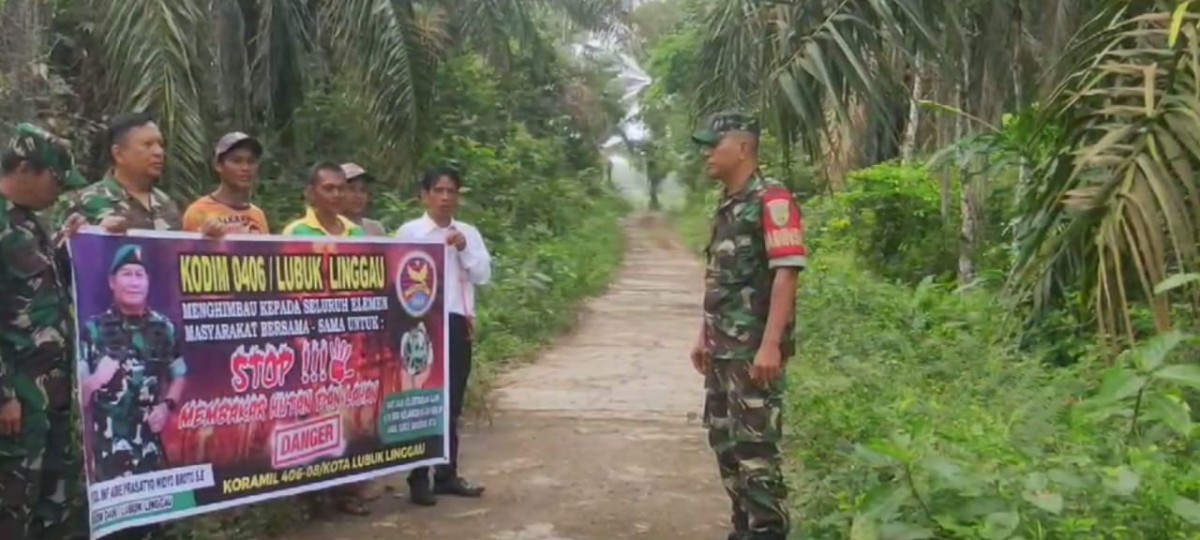 Babinsa Koramil 406-08/Lubuklinggau Melaksanakan Patroli Karhutla Di Wilayah binaan