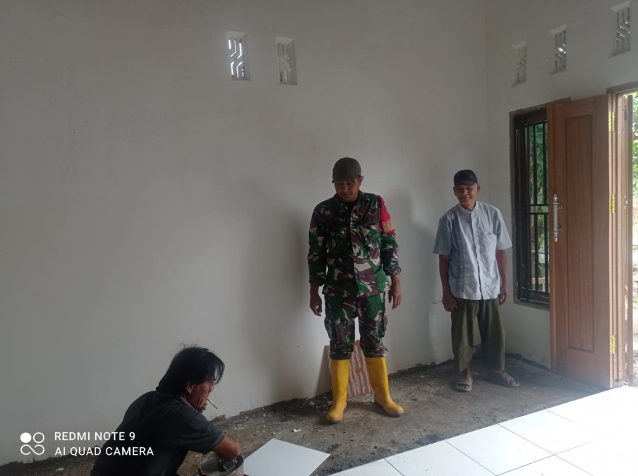 Babinsa melaksanakan kegiatan komunikasi sosial(komsos)