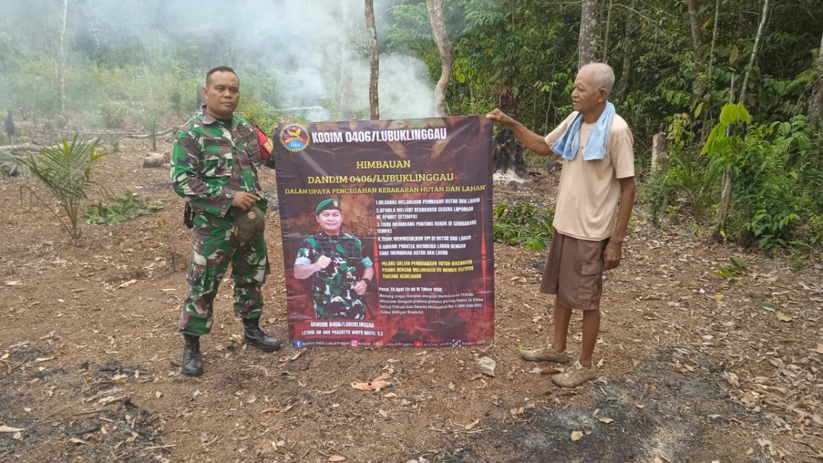 Cegah Kebakaran Hutan Babinsa Koramil 406-09/Terawas Melaksanakan Patroli Kahutla.