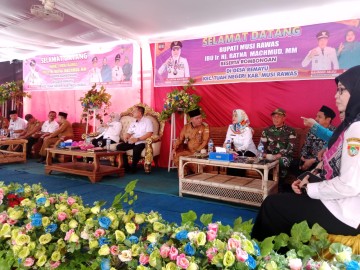 DANRAMIL MUARA KELINGI HADIR PADA ACARA PENYERAHAN BANTUAN AMBULANCE DI DESA REMAYU