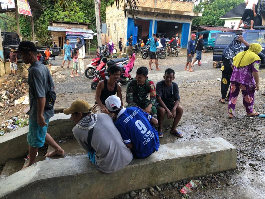 Aktivitas Semangat pagi warga Binaan,Babinsa Hampiri dan melaksanakan giat komsos bersama warga