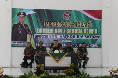 Personel Kodim 0406 Lubuk Linggau Menerima Pengarahan Dari Danrem 044/Gapo