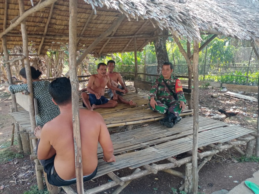 Serda Rilly Apriansyah Tingkatkan Pembinaan Teritorial melalui Komunikasi Sosial di Desa Tanjung