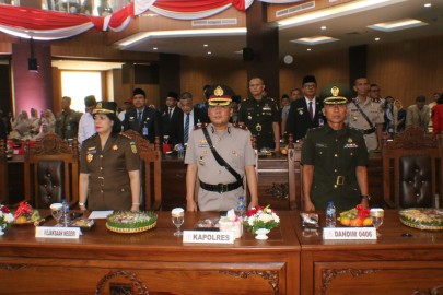 Mewakili Komandan Kodim 0406 Lubuk Linggau, Mayor Inf Khairul Ansori Hadiri Acara Pelantikan Anggota DPRD Kota Lubuk Linggau