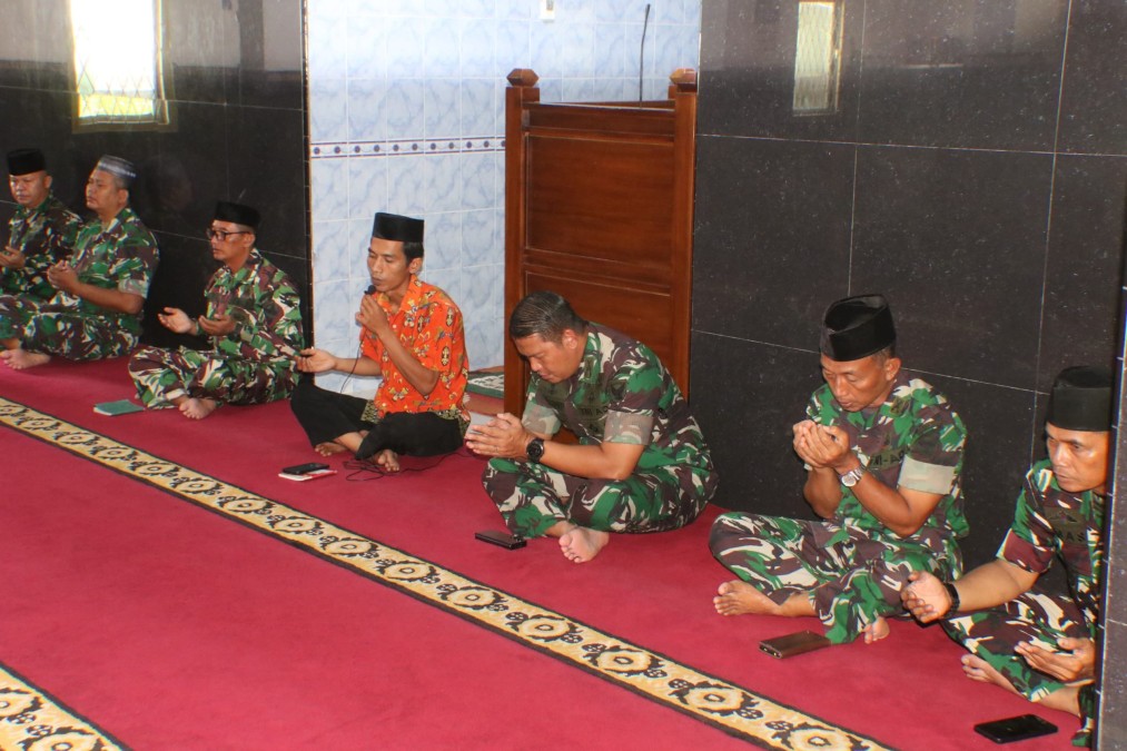 Doa Bersama Menyambut HUT TNI ke-79 di Masjid Al Ikhlas Kodim 0406 Lubuk Linggau